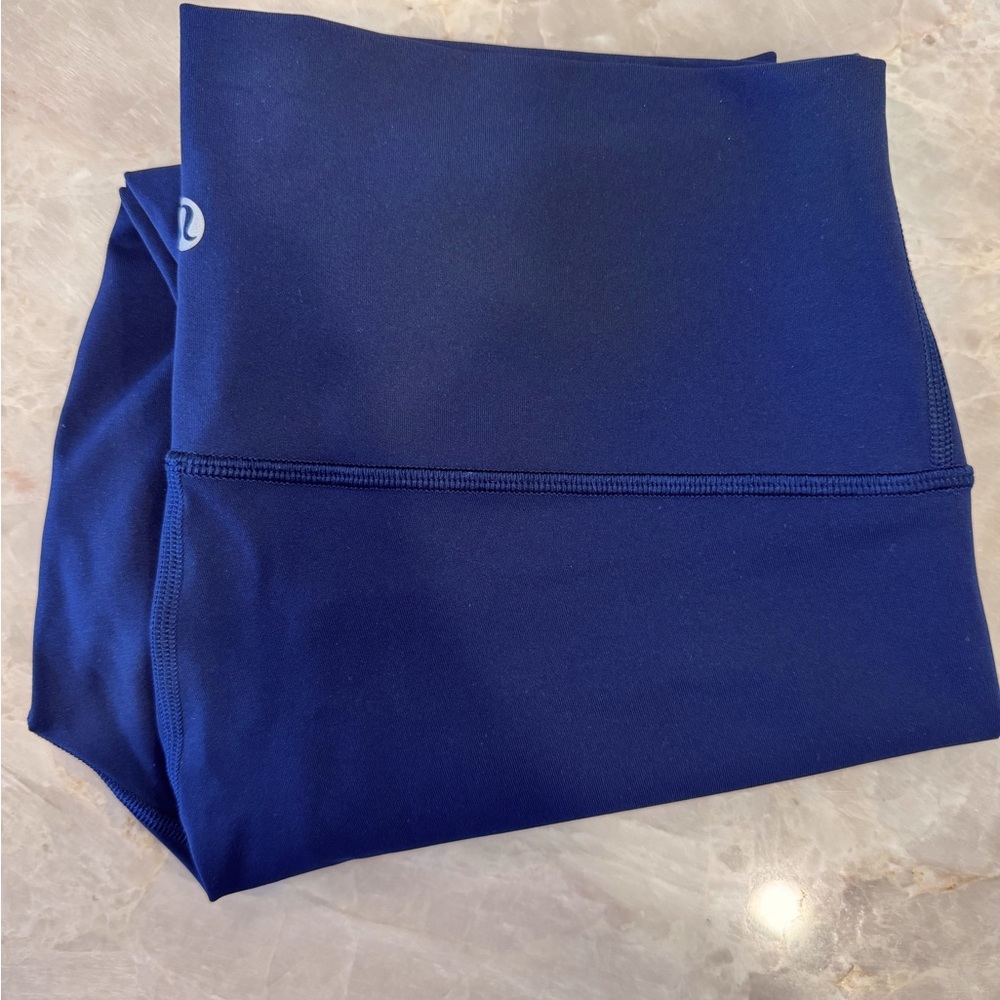 Lululemon Align, High Rise, cropped. Like new. Navy blue.
